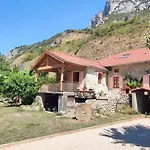 10 Personnes La Petite Ferme D'en Courtiels بيت للعطل
