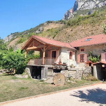 10 Personnes La Petite Ferme D'en Courtiels 別荘