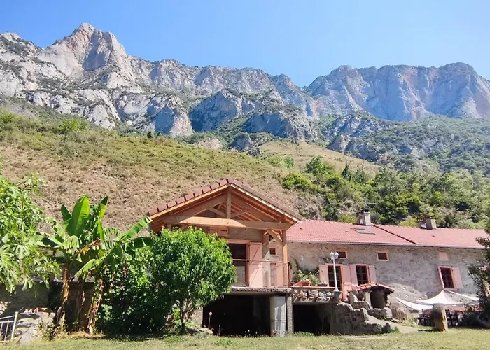 別荘 10 Personnes La Petite Ferme D'en Courtiels Sinsat