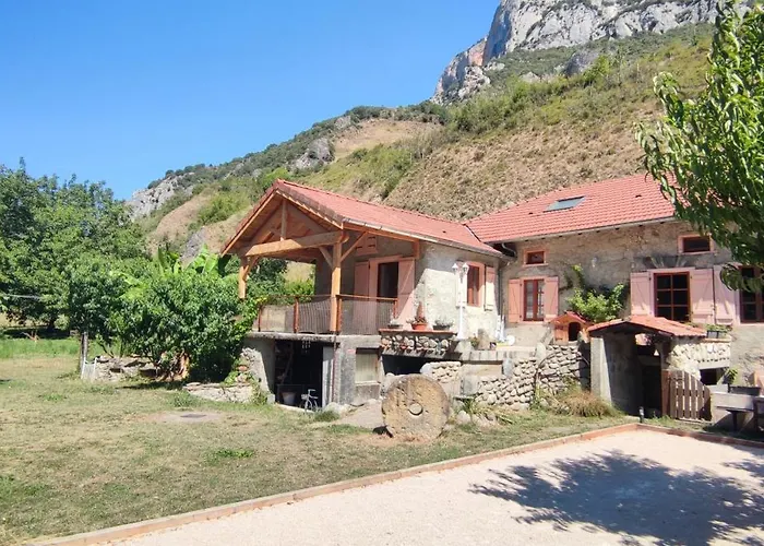 10 Personnes La Petite Ferme D'en Courtiels 別荘